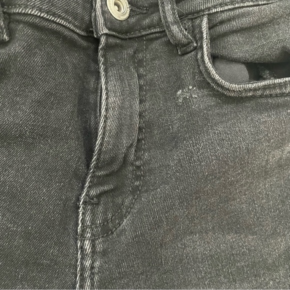 COPY - Zara | high rise distressed ankle raw hem rivetted jeans 2 - Picture 9 of 12